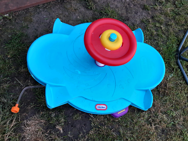 sit and spin water toy